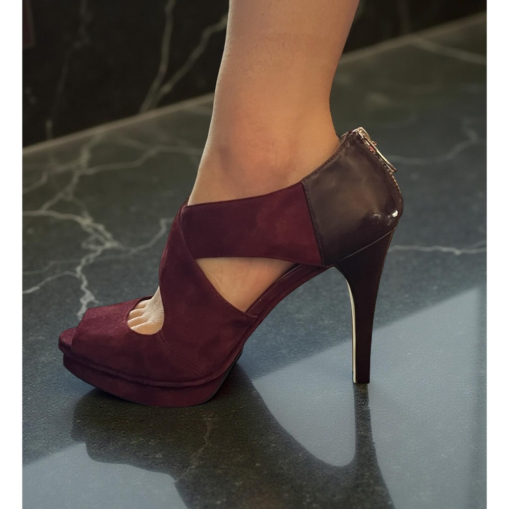 GUC MICHAEL Michael Kors 'Elena' Cross Strap Suede Platform Heel Shoe Size 8.5